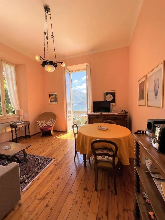 アパート San Giusto I Villen-Ferienwohnung メナッジョ イタリア